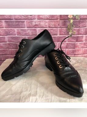 Carolinna Espinosa Oxford 9.5 Leather Pointed Toe Tread Black